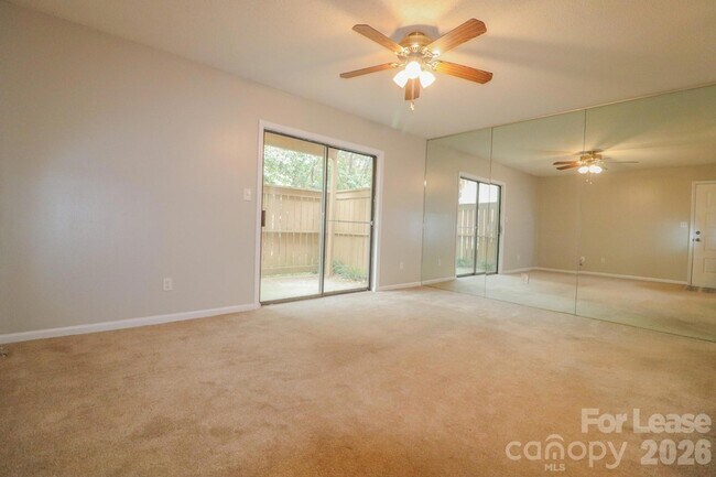 Building Photo - 1645 Cedarview Ct