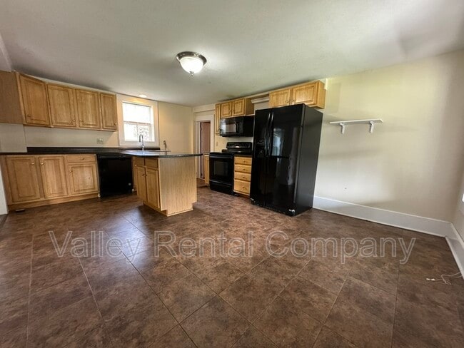 Photo - 28 School St House