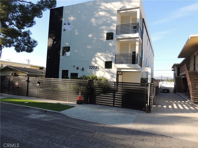 Foto del edificio - 22735 Del Valle St