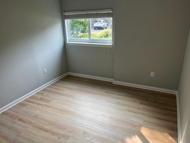 Building Photo - Charming 2BR Townhome in Virginia Beach