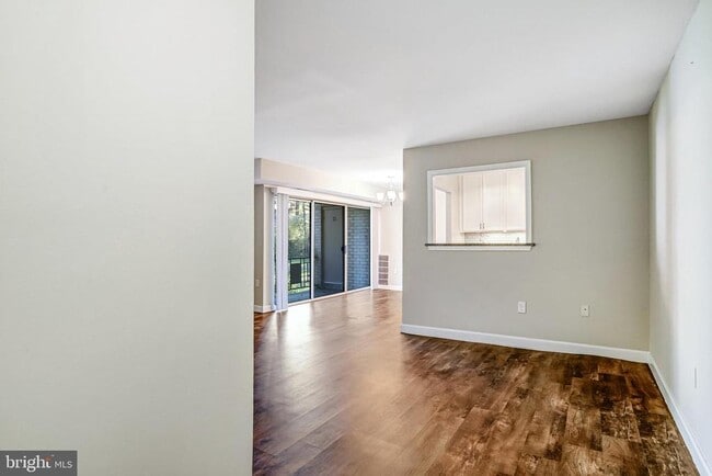 Building Photo - 12215 Braxfield Ct