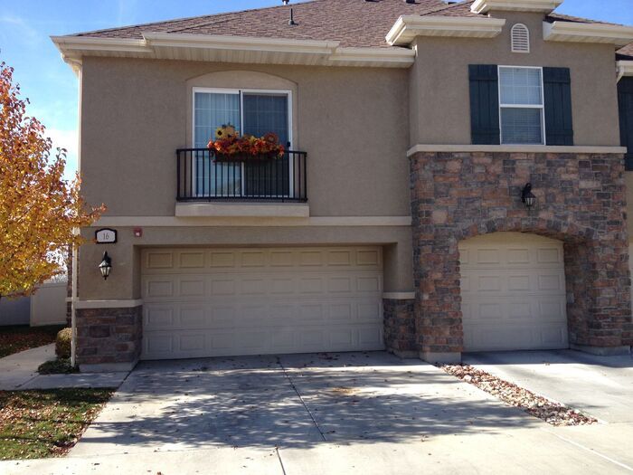 Primary Photo - Beautiful PG Manor Home w/ 2 car garage + ...