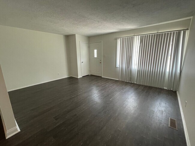 Foto del edificio - Spacious 3bed/1bath
