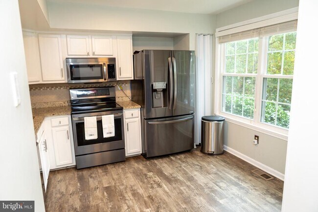 Building Photo - 6658 Seagull Ct