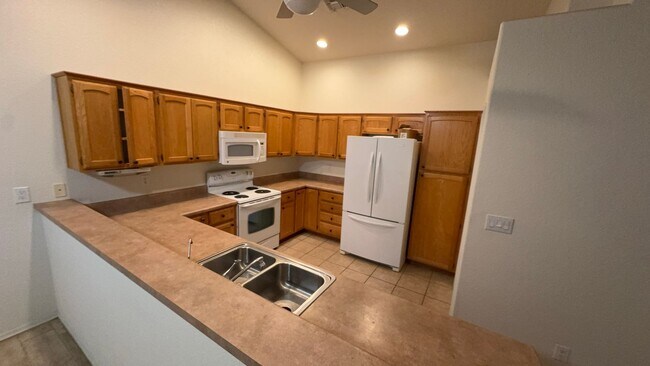 Foto del edificio - 55+ Community in Sunland Springs Village