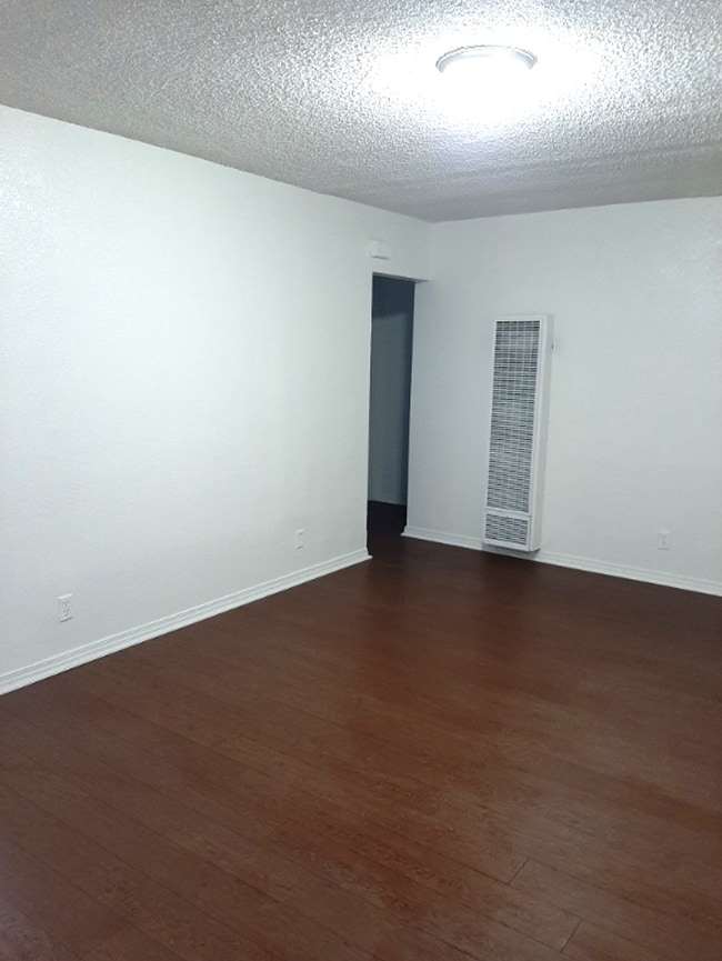 Building Photo - 734-736 E 80th