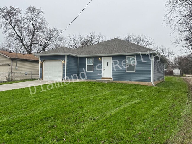 Foto del edificio - **MOVE IN SPECIAL!** Brand New Build - Conveniently Located near National and Kearney