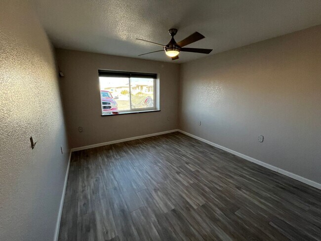 Building Photo - Private Casita