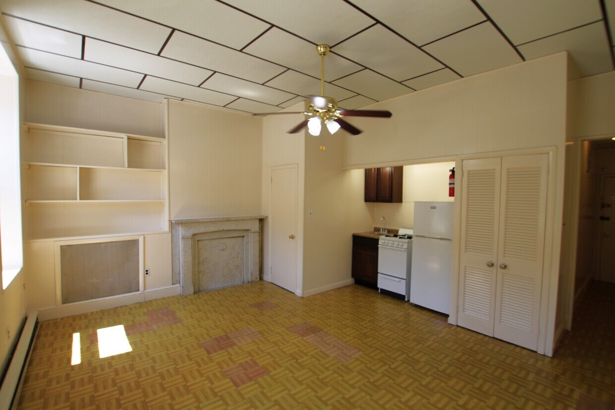 Building Photo - 2035 Chestnut St