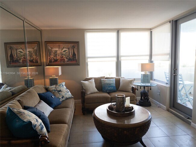 Foto del edificio - 2899 Collins Ave