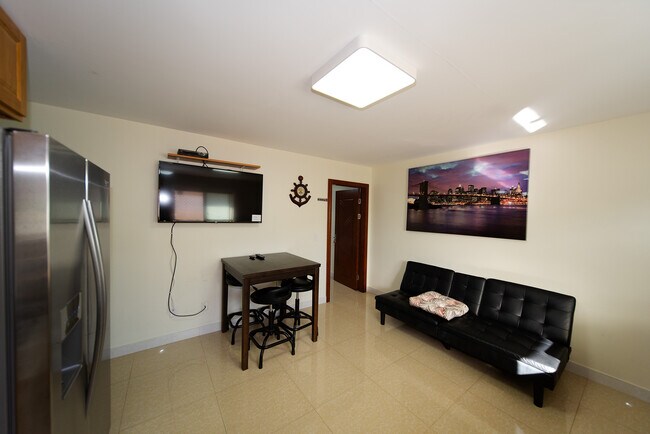 Foto del edificio - 617 7th Ave