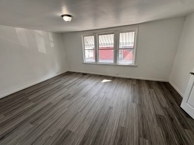 Building Photo - 1716 N 6th St