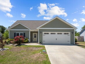 Building Photo - 512 Hazelwood Dr
