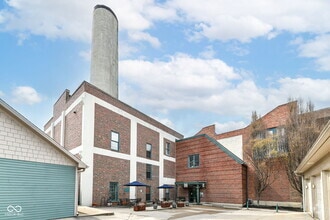 Building Photo - 735 Lexington Ave