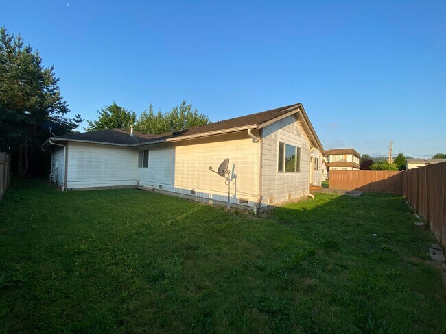 Building Photo - 3 Bed 2 Bath Home in Monroe