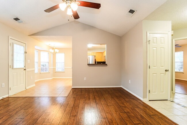 Building Photo - 3238 Longspur Dr