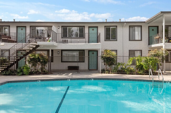 Building Photo - Cielo