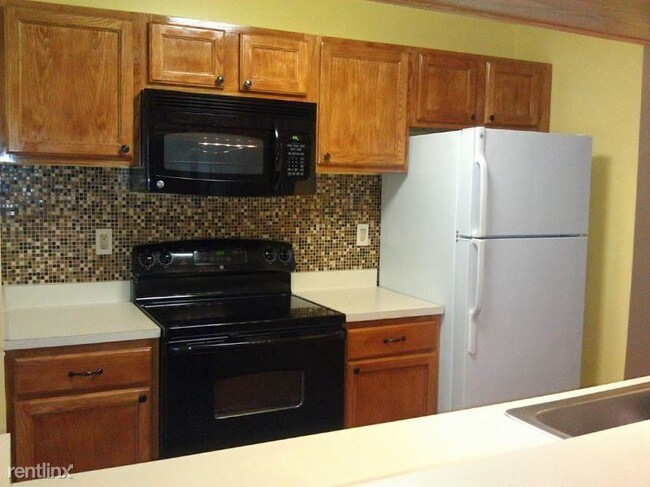 Building Photo - 9700 Lake Point Ct