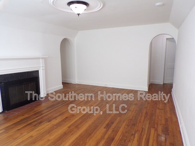 Foto del edificio - 103 McMinn Ave