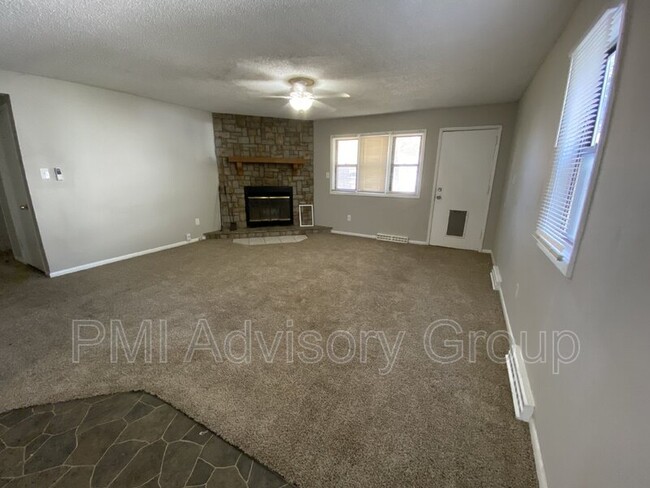 Building Photo - 6725 SW Shadyvale Ln
