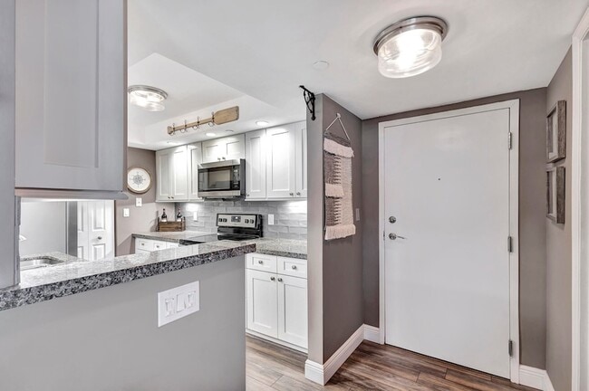 Building Photo - 3000 N Ocean Dr
