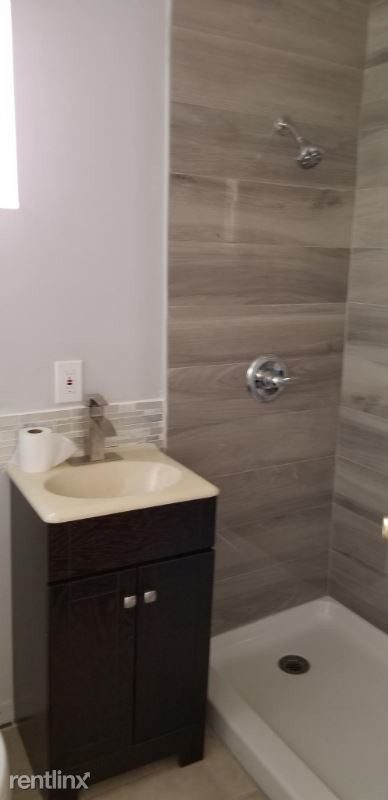 Foto del edificio - 1 br, 1 bath Apartment - 5927 Pine Ave