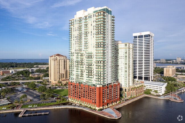 The Peninsula at St. Johns Center