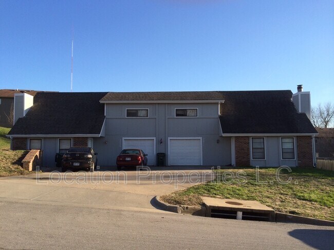 Building Photo - 2911 University Drive - 2911