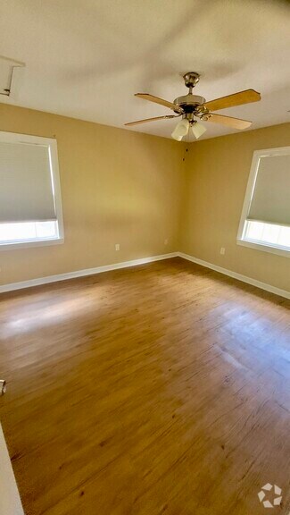 Building Photo - 8836 Deerwood Dr