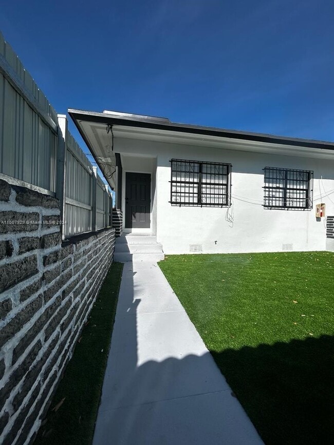 Foto del edificio - 5541 NW 1st Ave