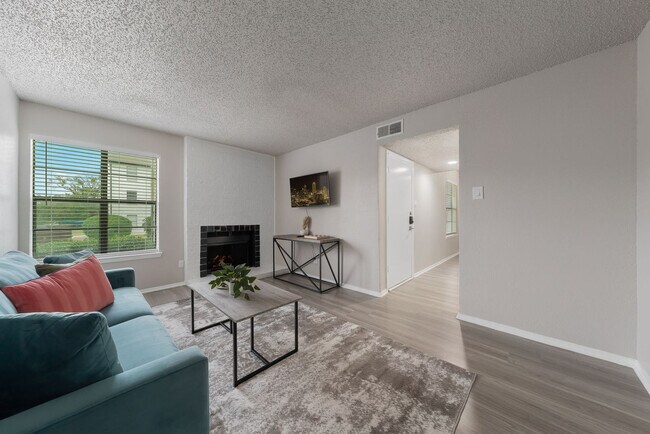 Foto del edificio - 2525 Thomason Cir