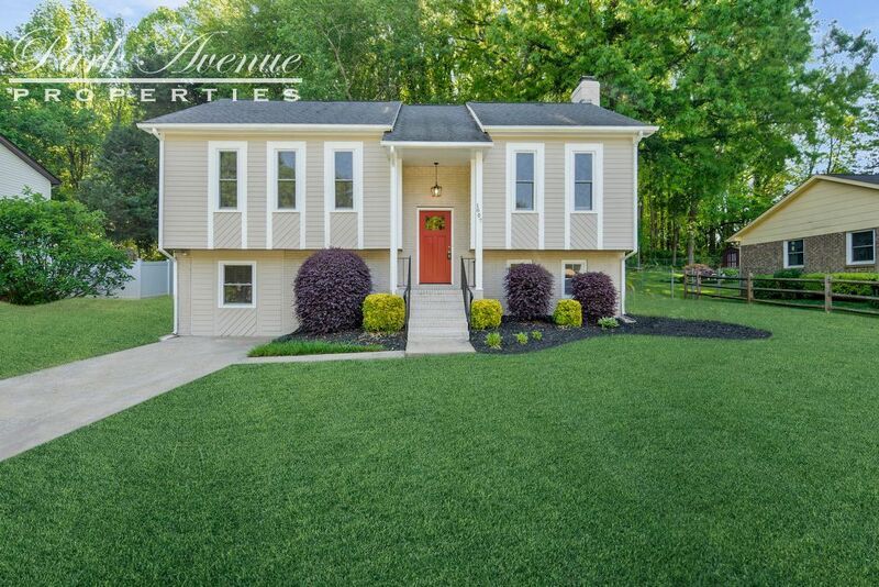 Primary Photo - 1607 Teddington Dr