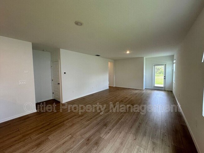 Building Photo - 8560 Madrid St