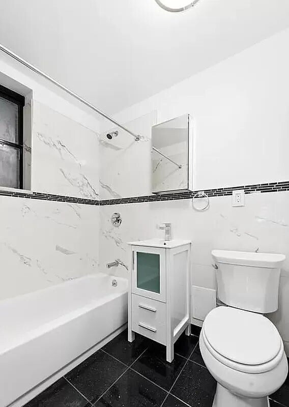 Foto del edificio - 331 W 16th St