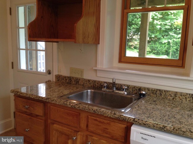 Building Photo - 521 Glen Arbor Dr