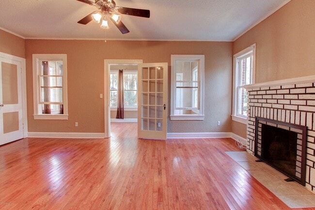 Building Photo - 2538 Dellwood Ave