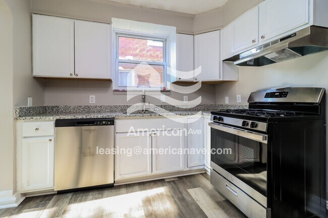 Building Photo - 14350 Rutherford St