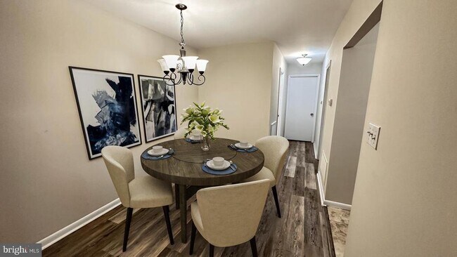 Building Photo - 816 South Ave