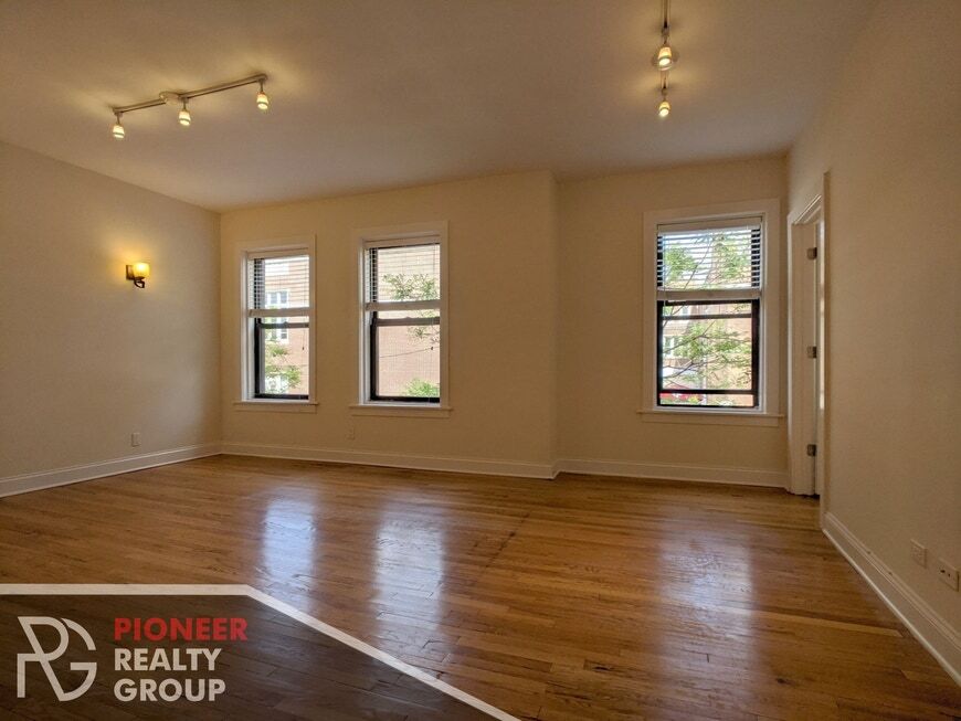 Foto principal - 4036 N Ashland Ave