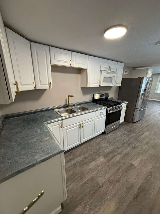 Foto del edificio - 4095 Sleepy Hollow Rd