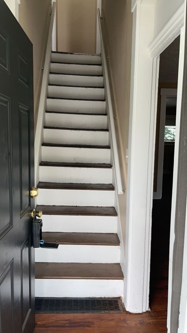 Foto del edificio - 114 Moore St 3BR/1BA (Middletown)
