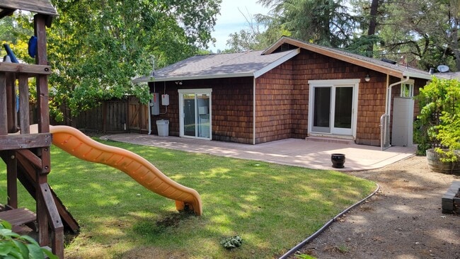 Foto del edificio - Excellent West Side Alamo Home