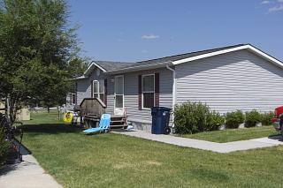 Building Photo - Centrally Located 3 BD 2 BA Modular Home