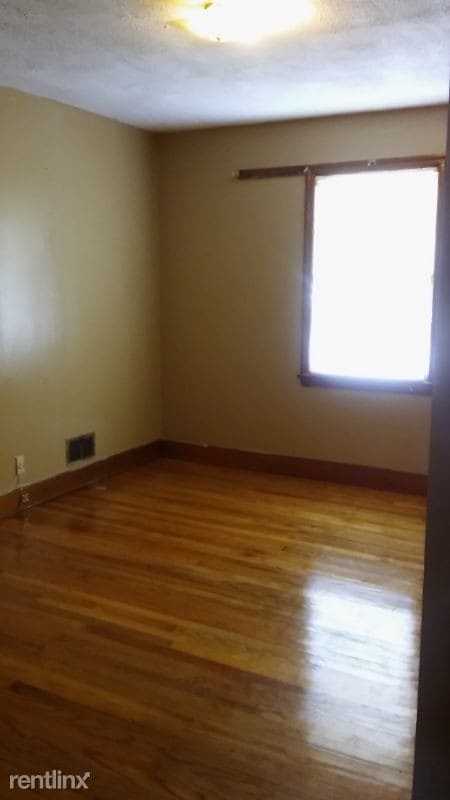 Building Photo - 3 br, 2.5 bath House - 1598 Belleville Road