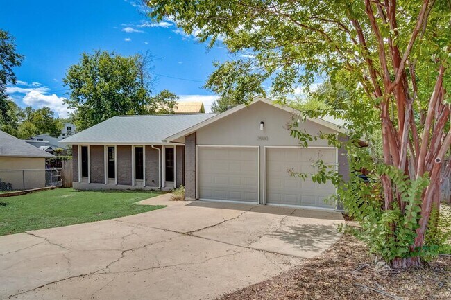 Building Photo - 3900 Chase Cir