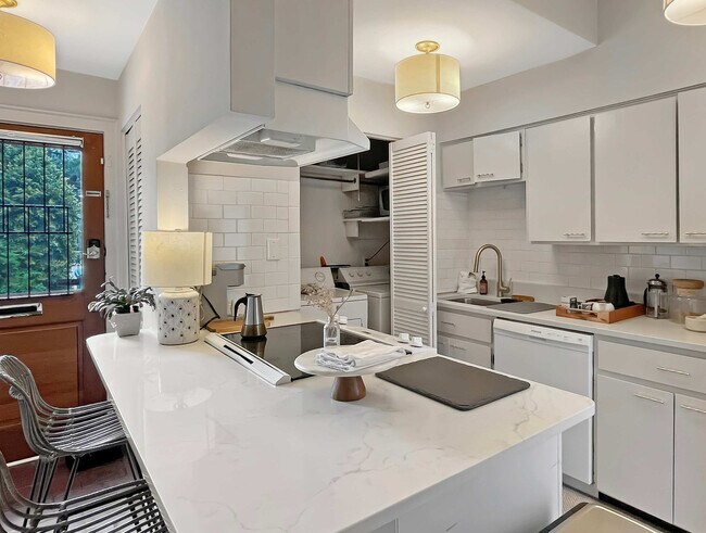 Foto del edificio - 120 E Charlton Ln