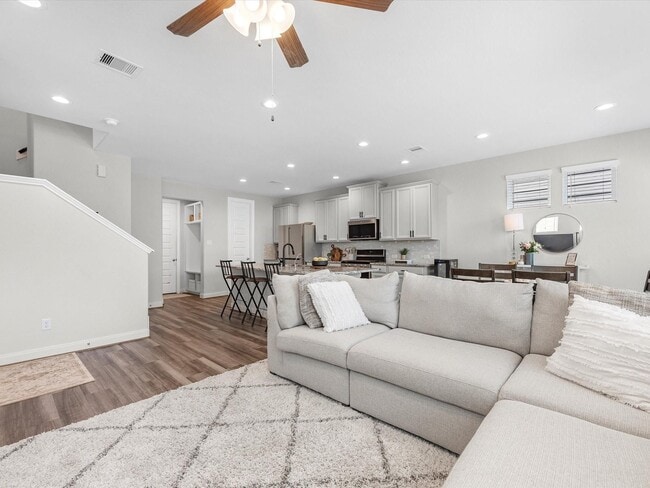 Building Photo - 3112 Flower Market Ln