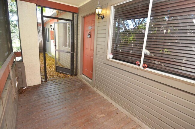 Building Photo - 10263 Gandy Blvd N