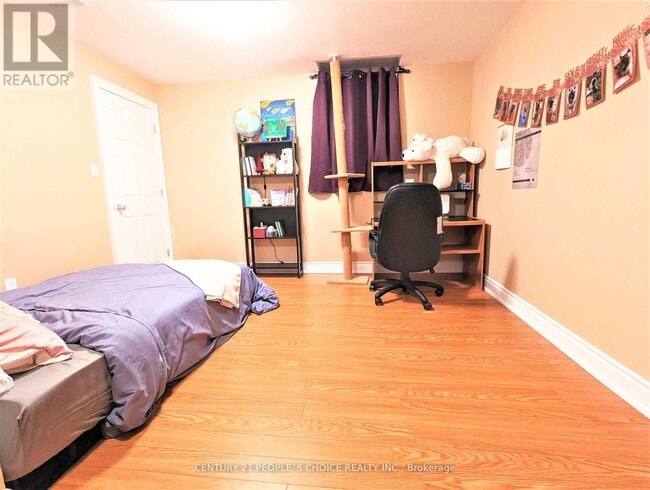 Building Photo - 485 Greenpark Crescent