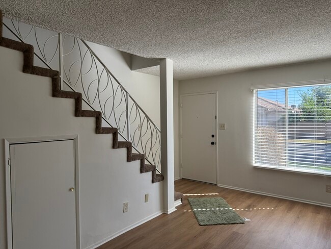 Foto del edificio - 9665 Workman Ave
